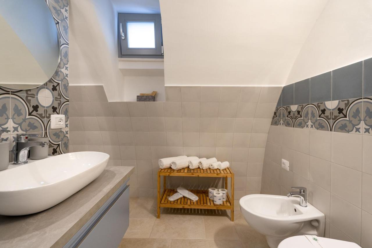 Suite La Scala Del Borgo Cisternino Exterior foto